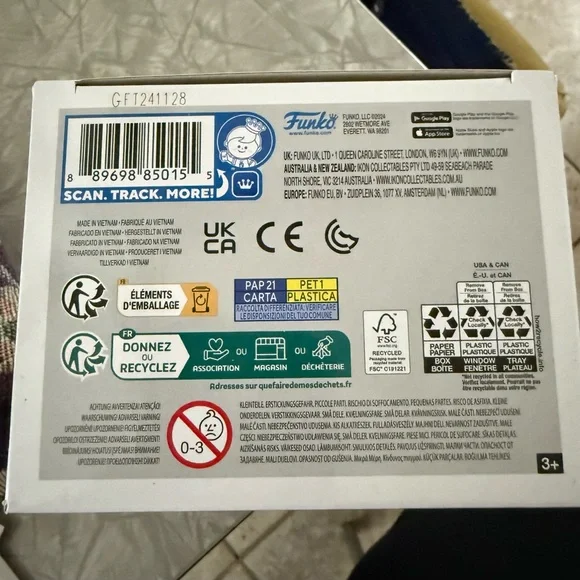 Funko Pop! Super Sonic with Emeralds Vinyl Figure - Picture 6 of 7